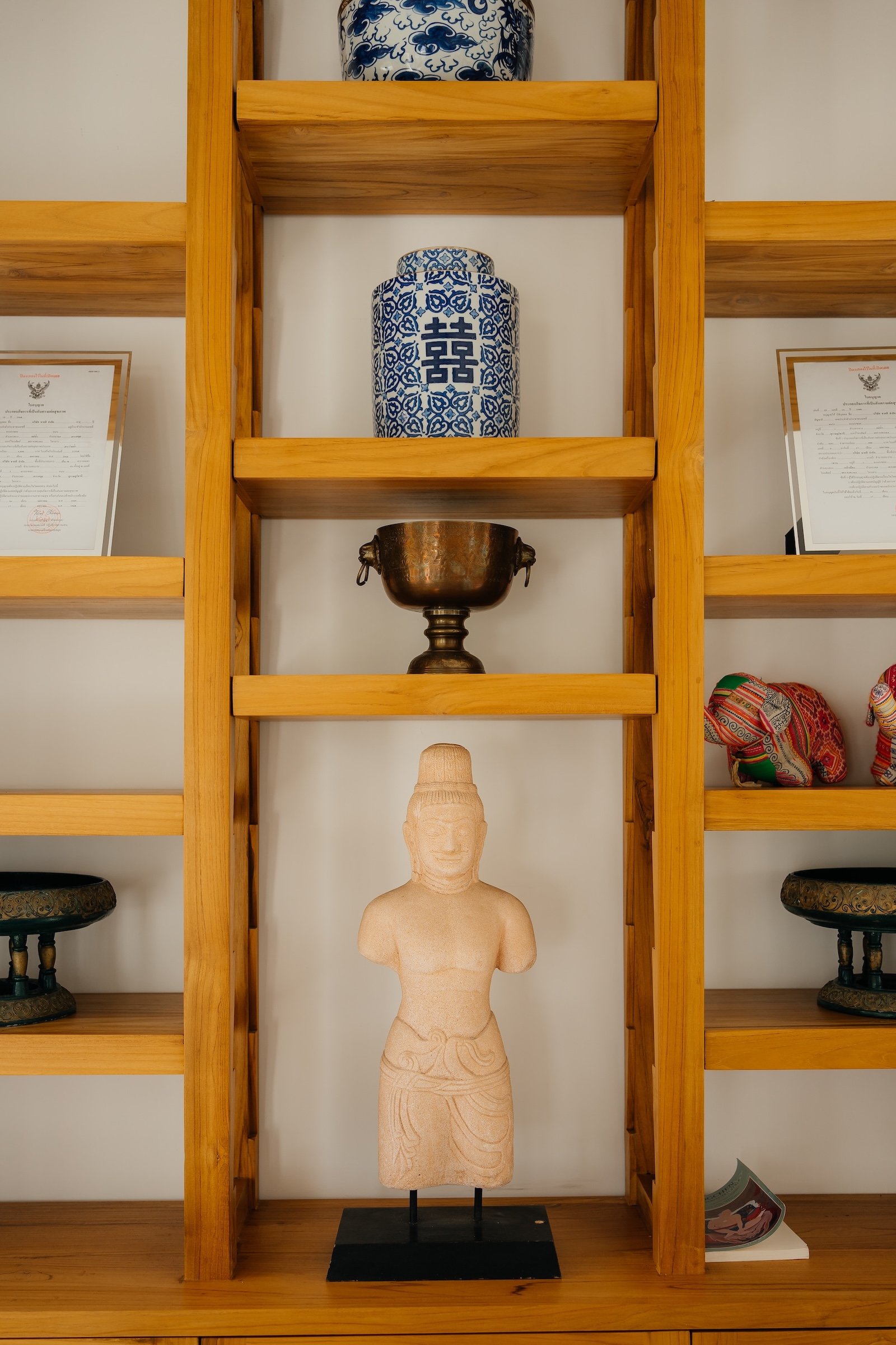 Air-conditioned library lounge with writing desk at Villa Aditi, Koh Samui